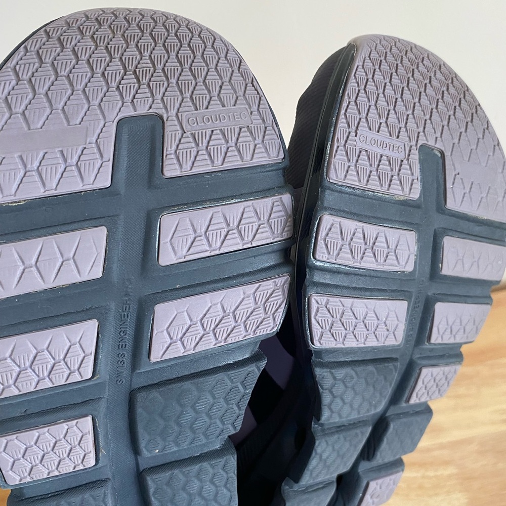 OnCloud Runner Athletic Shoes Lilac/Black/Purple - Picture 10 of 12